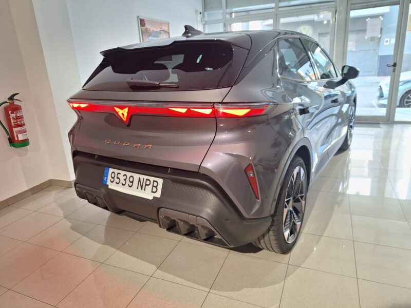NOU CUPRA RAVAL