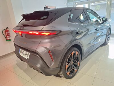 NOU CUPRA RAVAL