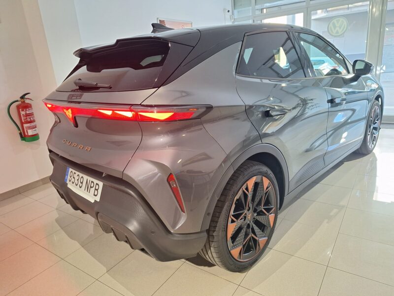 NOU CUPRA RAVAL